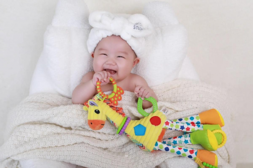 眉山宝宝眼眶发红